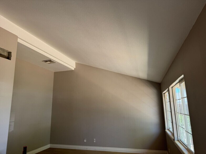 Building Photo - 37213 Mahonia Ave
