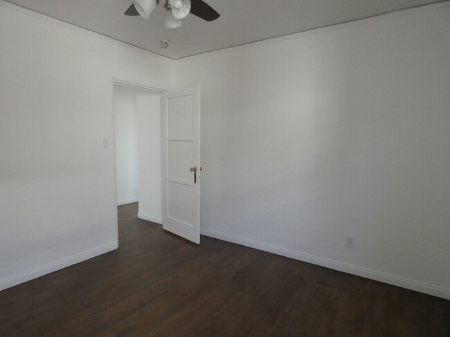 Building Photo - *Available NOW  in Inglewood!*