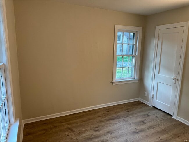 Building Photo - 539 Goshen Ave