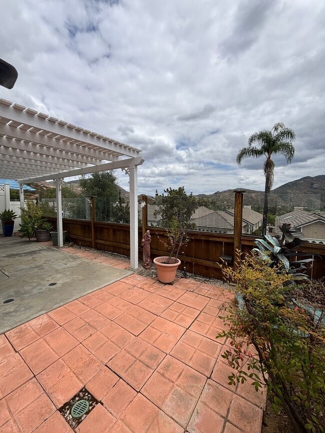 Building Photo - 2 Bedroom 2 Bathroom Condo Living in Great Community Located At West Village Of Singing Hills HOA.