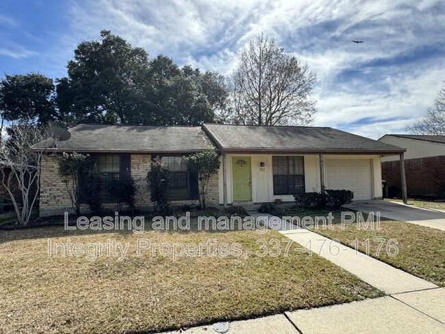 Primary Photo - 107 Village Ln