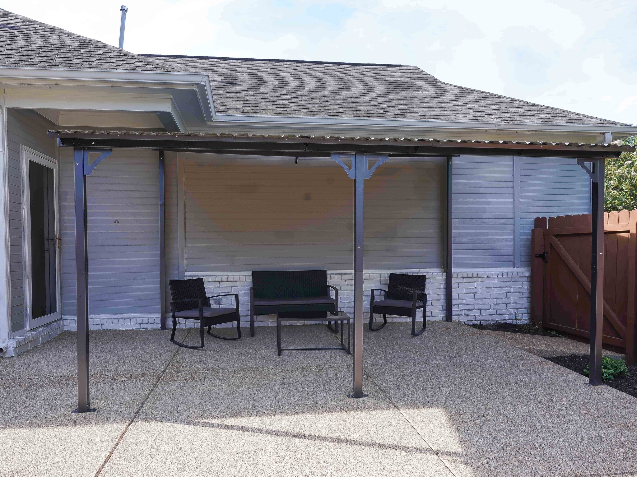 Patio with furniture - 1229 Misty Isle Dr