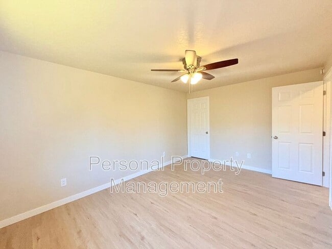Building Photo - 7621 NE 158th Ave