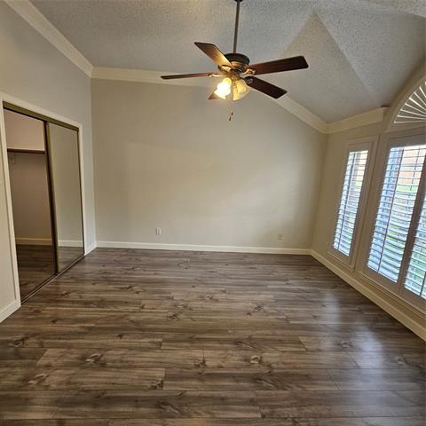 Building Photo - 2817 Oleander Dr