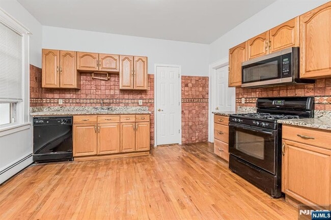 Building Photo - 57 Clinton Pl