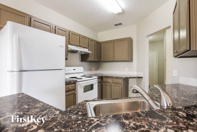 Building Photo - 4167 N Biscayne Dr