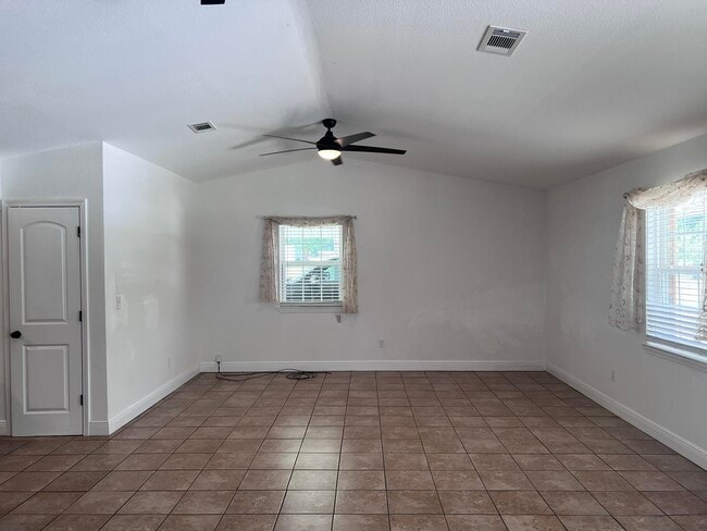 Building Photo - 7200 FL-85