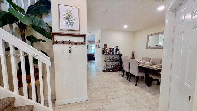 Building Photo - 1420 SE 26th Ave