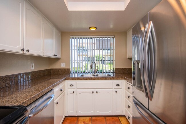 Building Photo - Wonderful 2BR Condo located in Las Playas ...