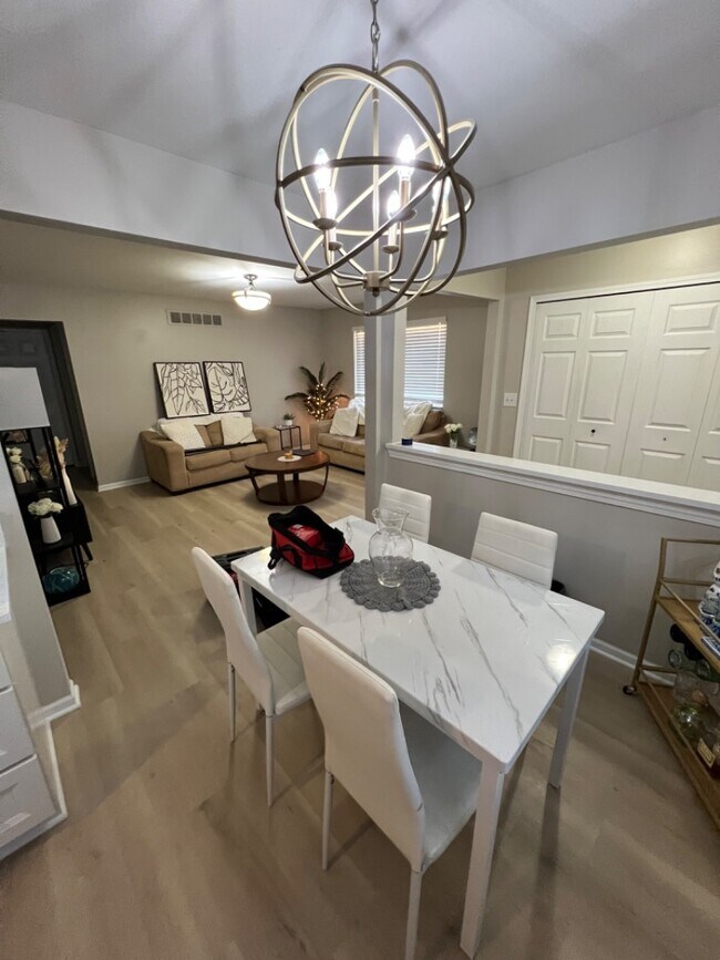 Building Photo - 16974 Cristina Ct