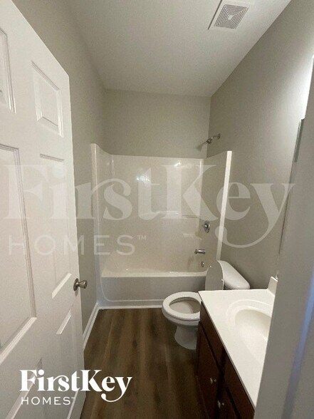 Building Photo - 2432 Wingfield Dr SW