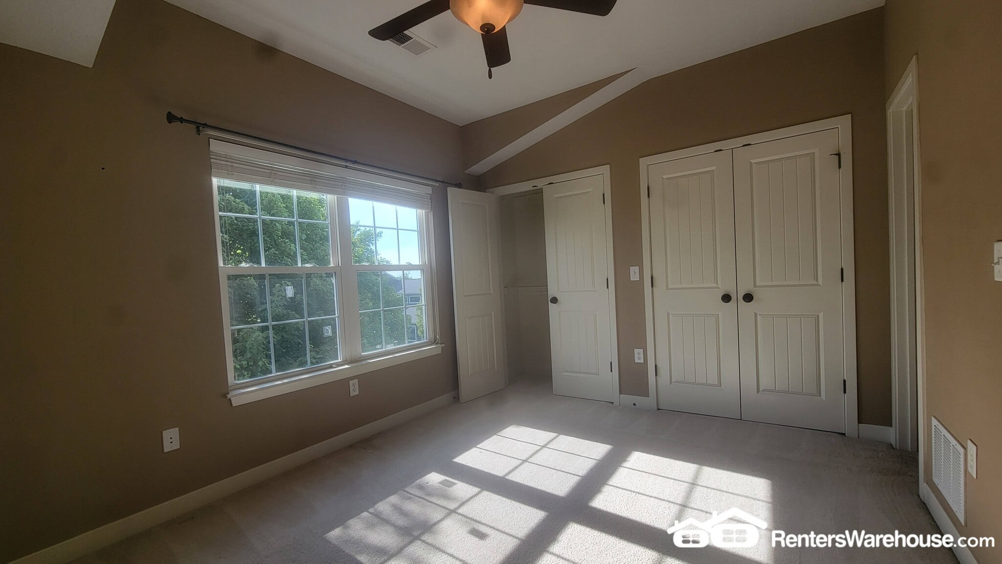 Building Photo - 3863 S Thompson St