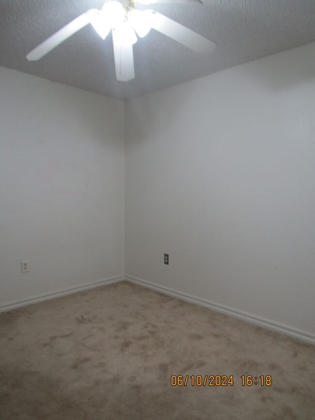Building Photo - Great home located in Terrace Hills!