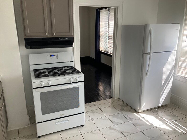 Kitchen Appliances - 12087 Saint Aubin St