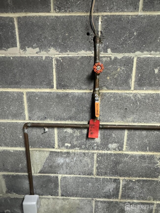 Building Photo - 302 W Prospect Ave