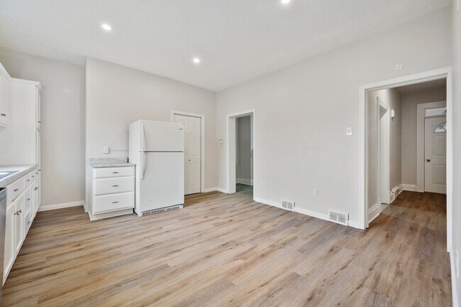 Building Photo - 134 Wynoka St