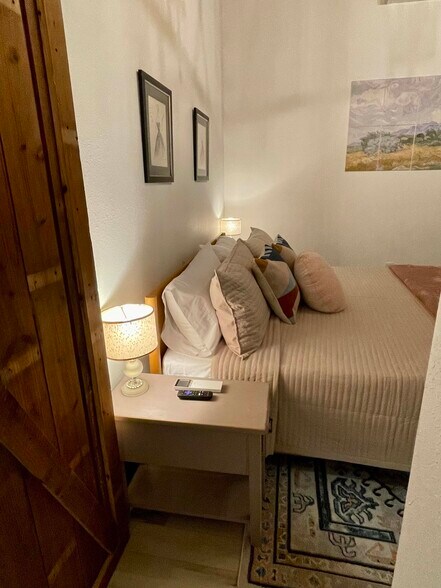 Building Photo - 719 S. Baker St.