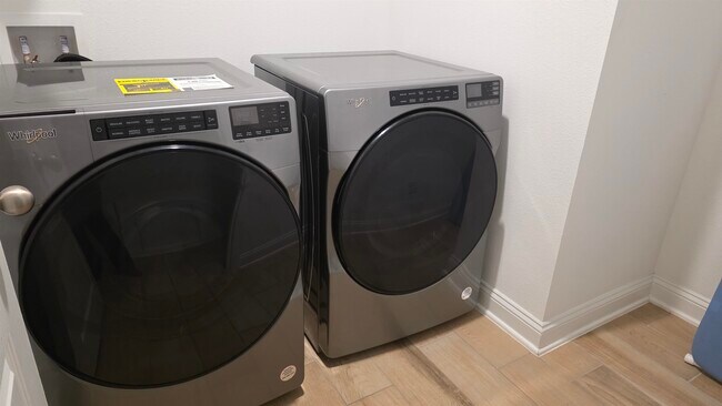 Building Photo - 248 Zancara St