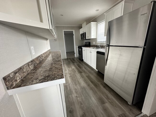 Building Photo - 555 Delaware