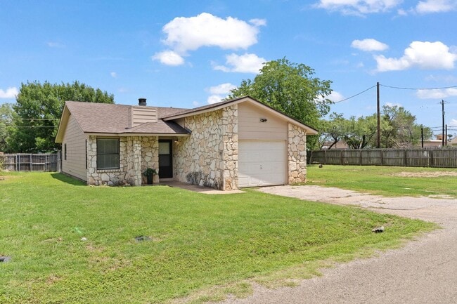 Building Photo - 609 Aspen Ln