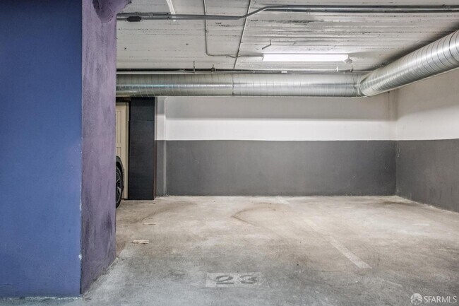 Building Photo - 1875 Mission St