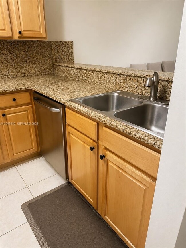 Building Photo - 7954 NW 41 Ct