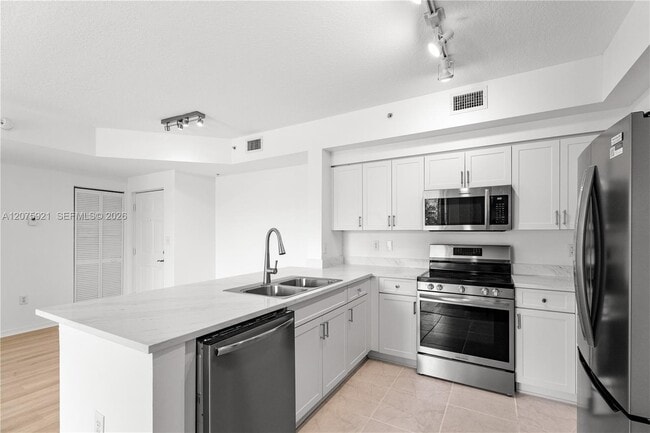 Building Photo - 6851 SW 44th St
