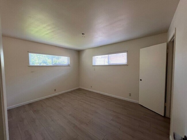 Building Photo - 6801 Las Palamitas Wy