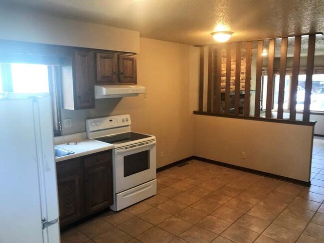 Building Photo - 319 Opal Cir