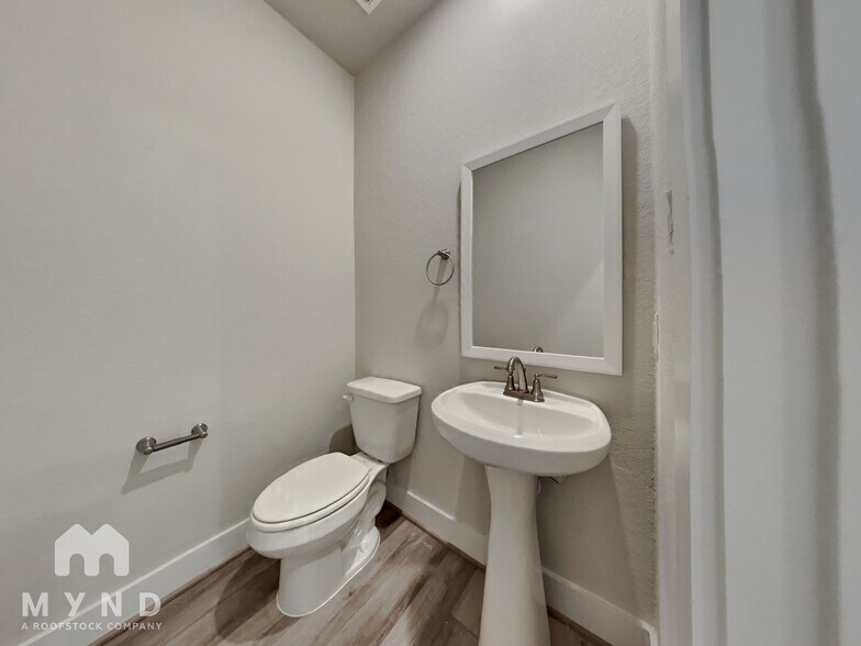 Building Photo - 8851 Oakland Rd