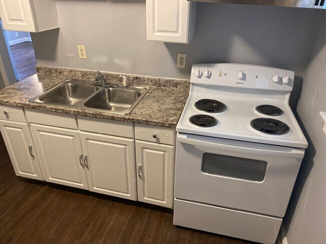 Building Photo - Cozy 2-Bedroom 1-Bath in Charlotte