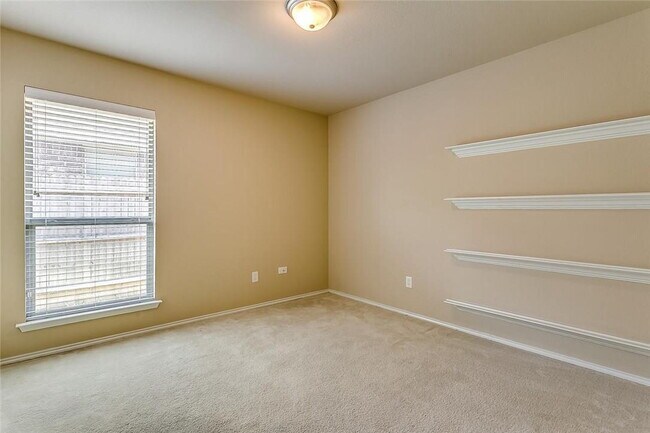 Building Photo - 3 bed, 2 Bath Home in North Fort Worth
