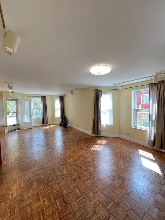 Building Photo - 10 Packard Ave