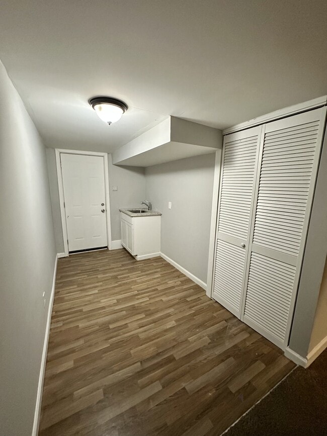 Building Photo - 1825 5th Way NW