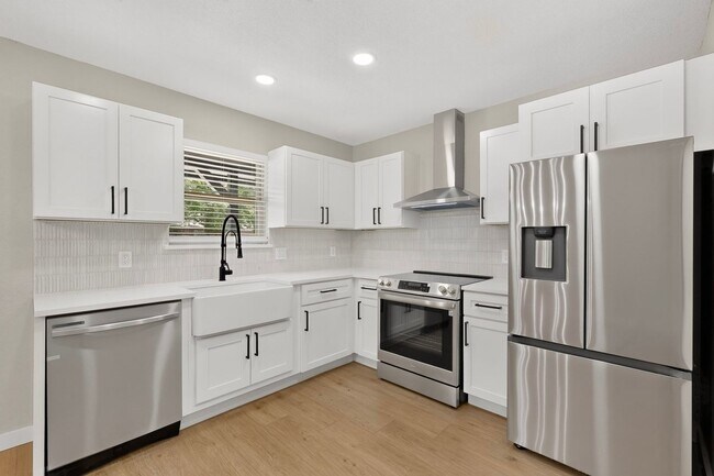 Building Photo - Newly Renovated Home In Grapevine Ready To Be Yours!!!!