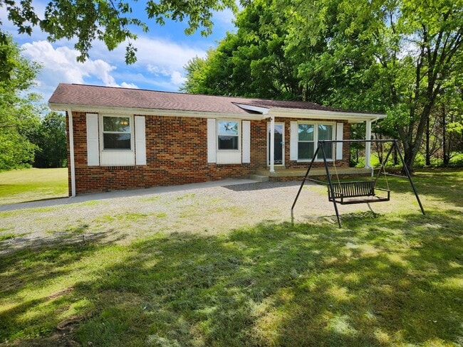 Primary Photo - Quiet Country 3BR Ranch with 3.8acres betw...