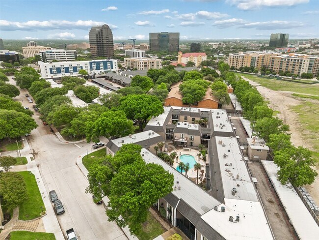 Building Photo - 10109 Regal Park Ln