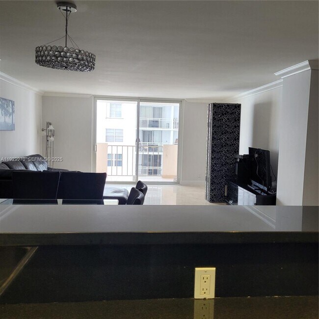 Building Photo - 1865 S Ocean Dr