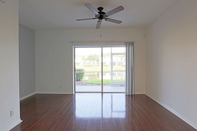 Building Photo - Cypress Landing 10033