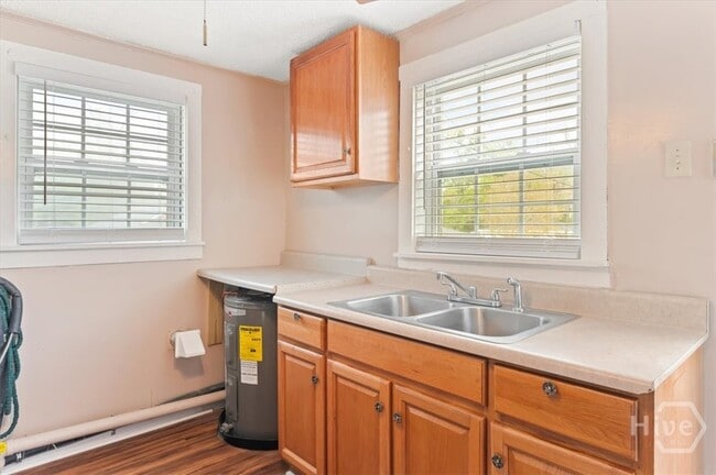 Building Photo - 1514 Augusta Ave