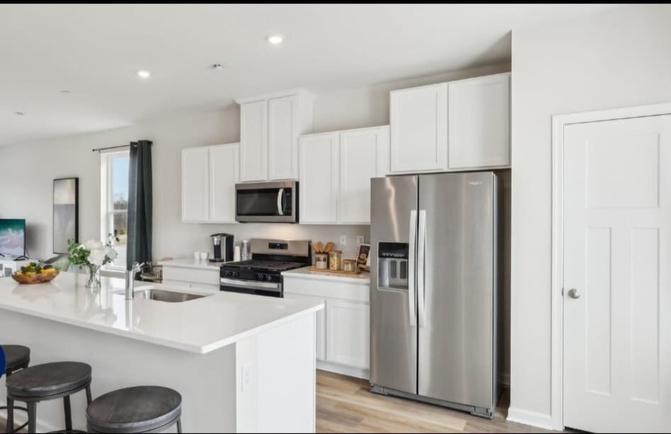 Building Photo - 164 Sweetwater Dr