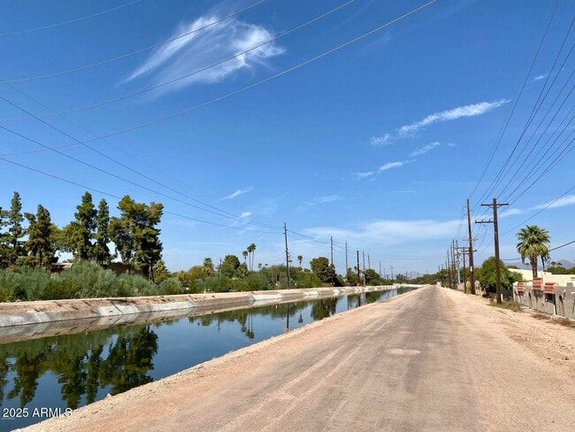 Building Photo - 5100 N Miller Rd