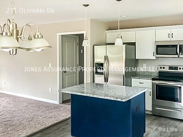 Building Photo - 211 Olivarri Dr