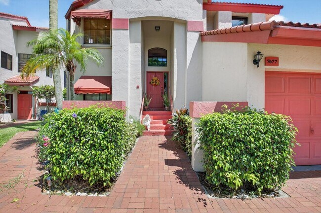 Building Photo - 7677 Lexington Club Blvd