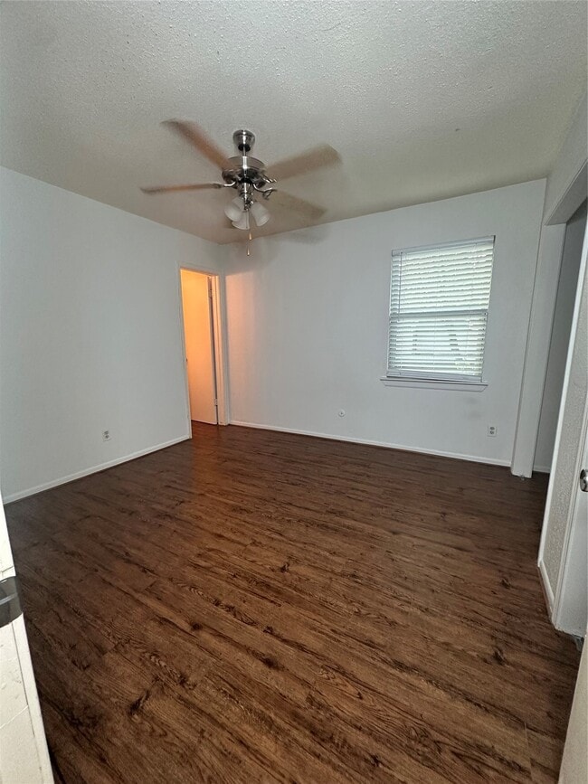 Building Photo - 1413 Bonanza Rd