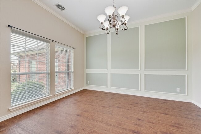 Building Photo - 10044 Dorsett Dr