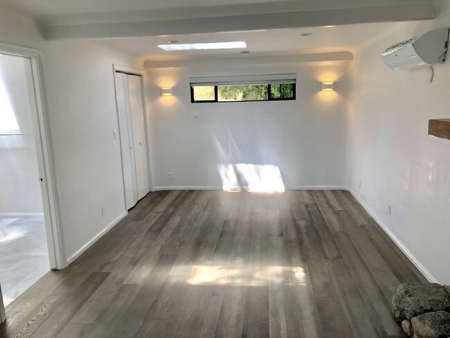 Master Bedroom - 616 Fernwood Pacific Dr