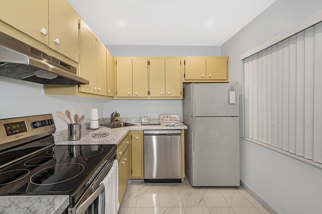Building Photo - 7705 SW 86th St
