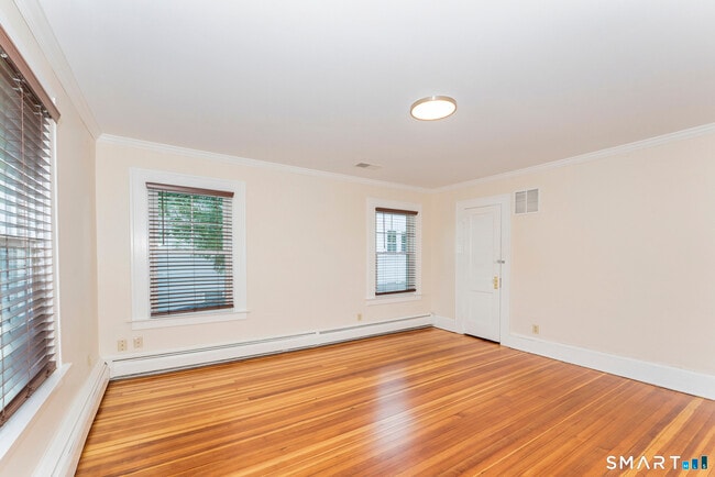 Building Photo - 798 Farmington Ave