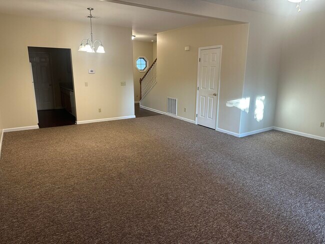 Building Photo - 2005 River Ridge Rd